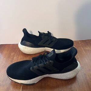 Men’s Adidas Ultraboost 22 shoes. Size 12.5.